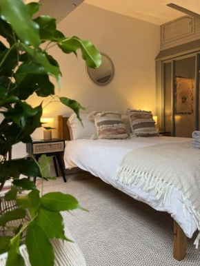 Spacious apartment with treatment room